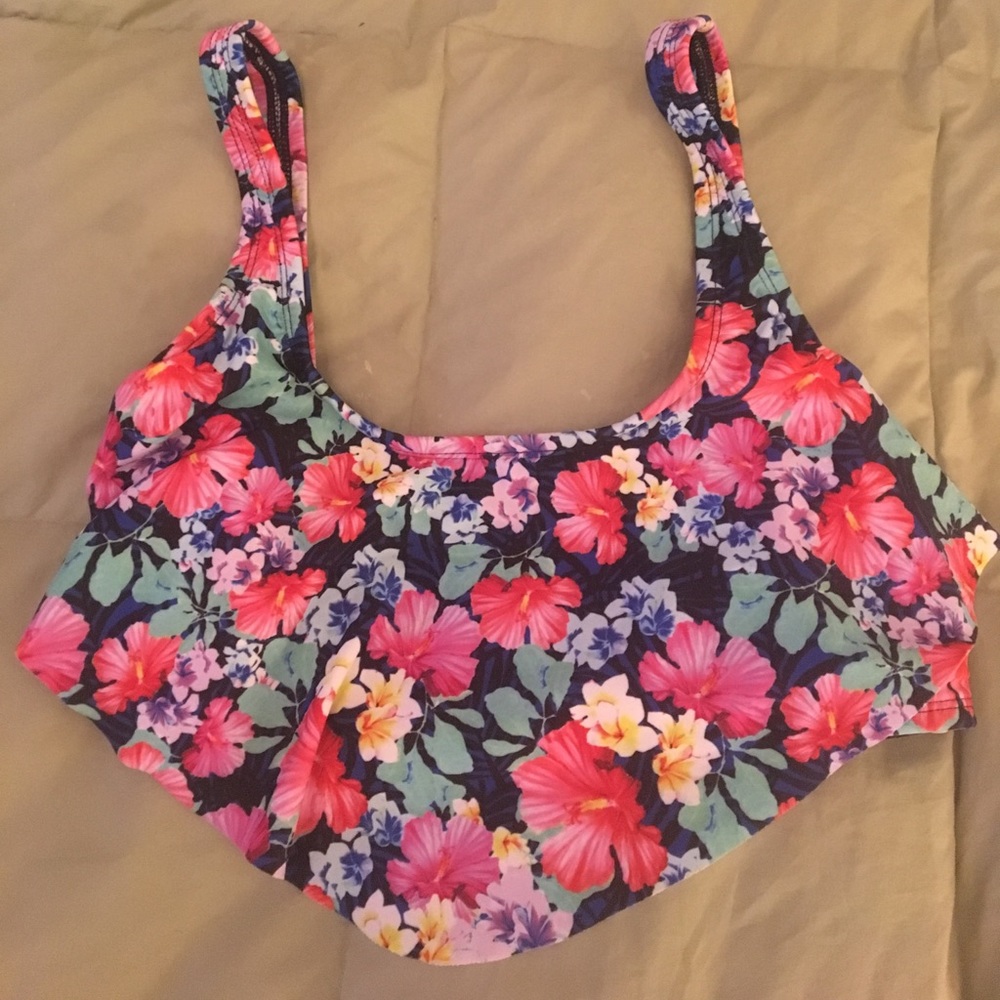 Flounce swim top