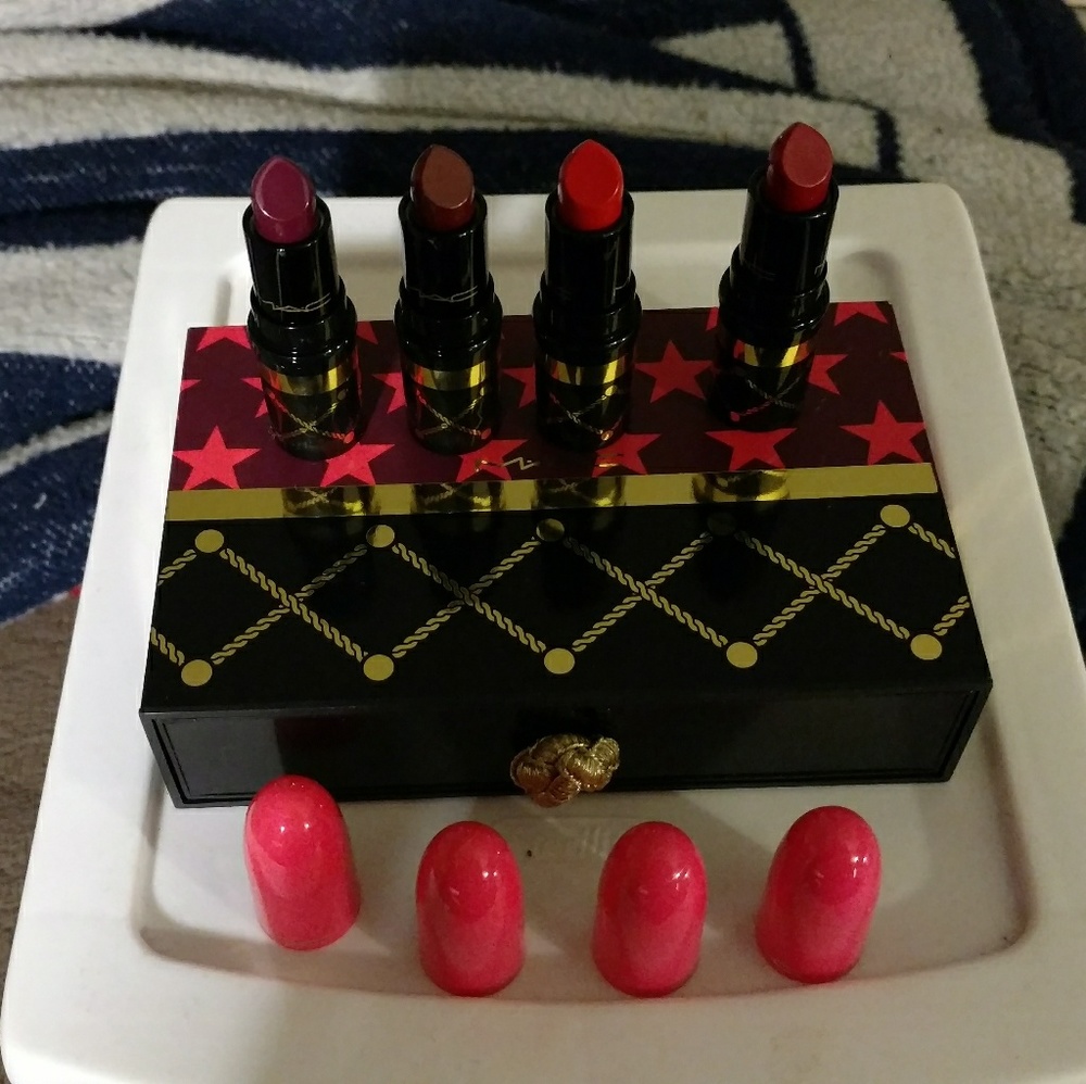 Mac Nutcracker Sweet Red Mini Lipstick Kit