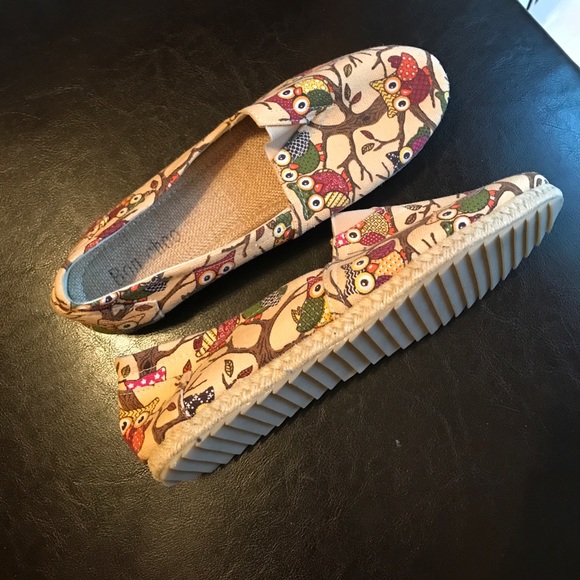 Slip ons - Picture 2 of 2