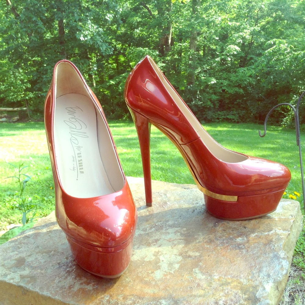 Le Silla platform pumps