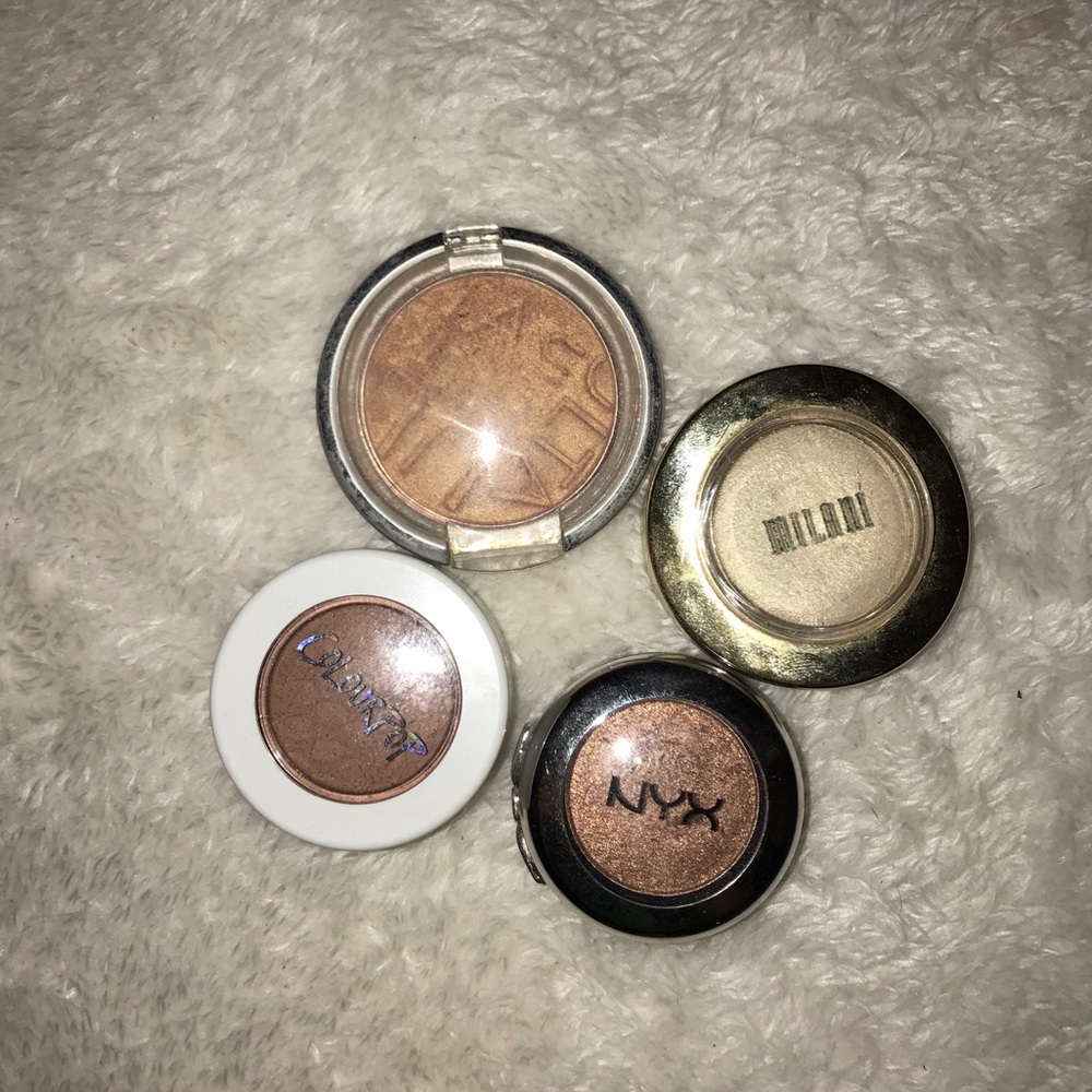Bundle of eyeshadows💖