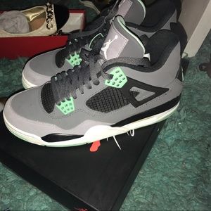 Air Jordan 4 Retro