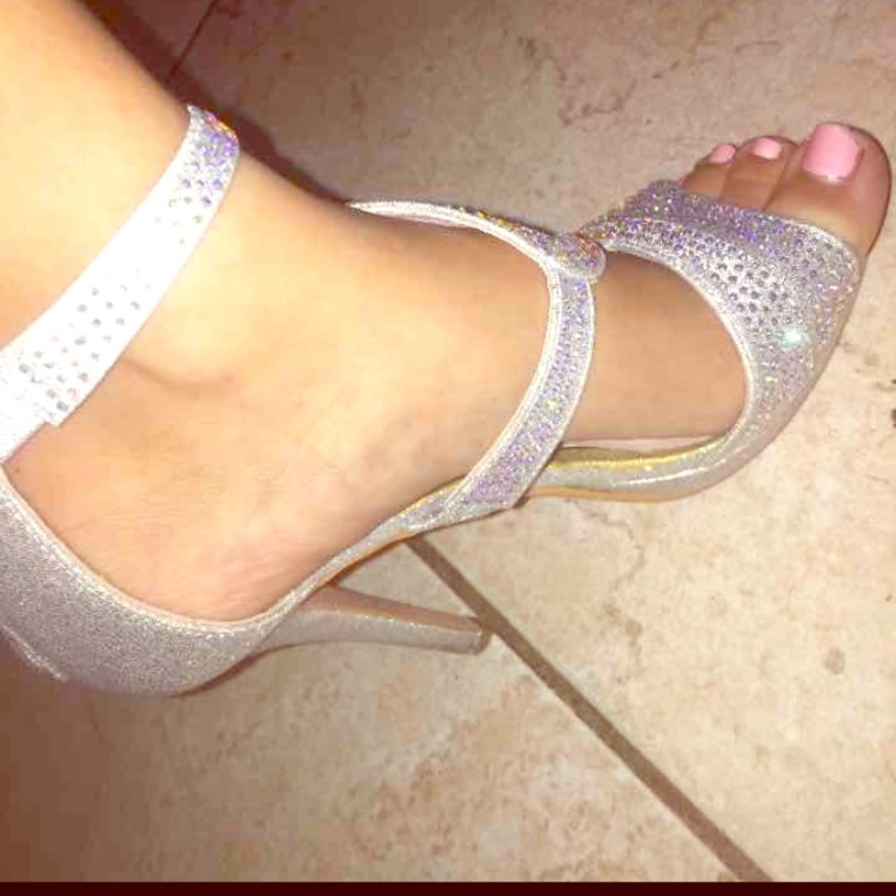 Shiny heels - Picture 2 of 4