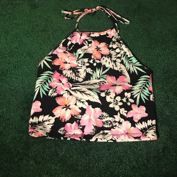 DONATED @markwelch376 - Forever 21 Halter Crop Top - Picture 4 of 5