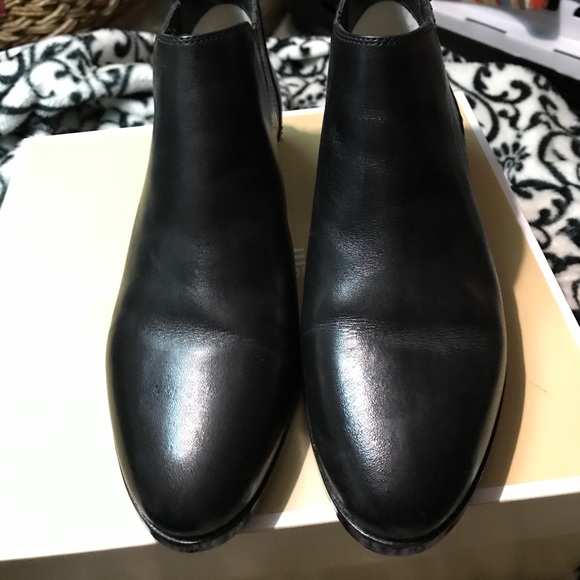 Michael Kors booties - Picture 3 of 8