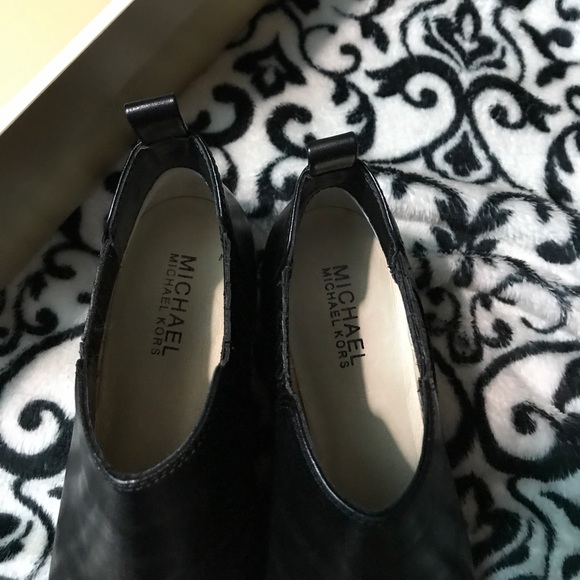 Michael Kors booties - Picture 6 of 8