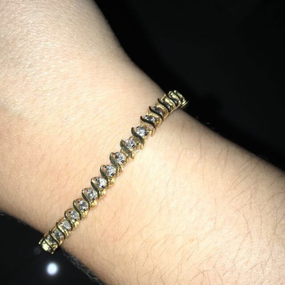 2 CT diamond tennis bracelet in 10k yellow gold