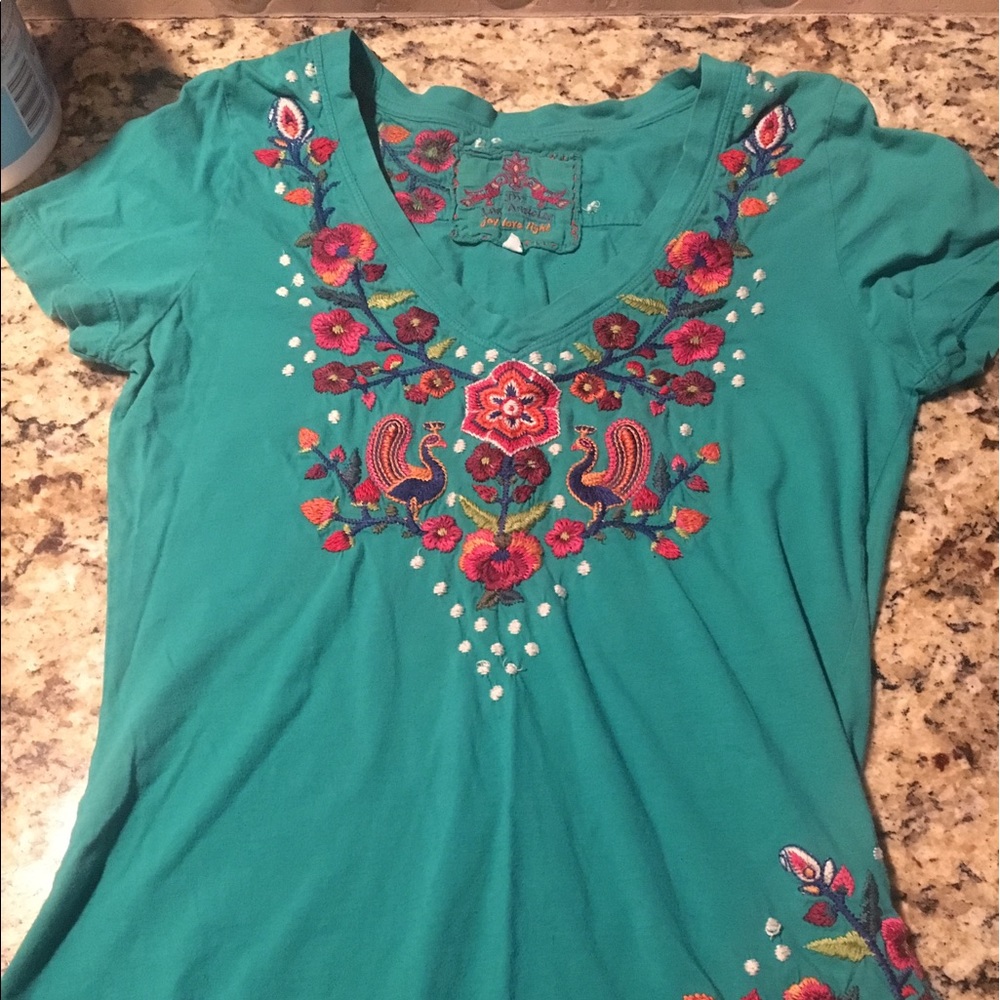 JWLA Embroidered V-Neck