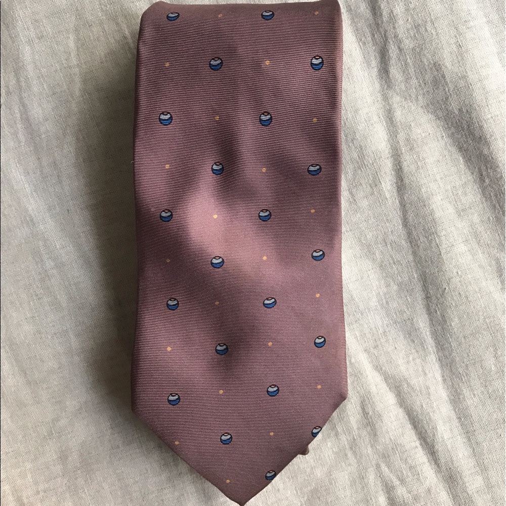 Vintage Geoffrey Beene silk patterned necktie.