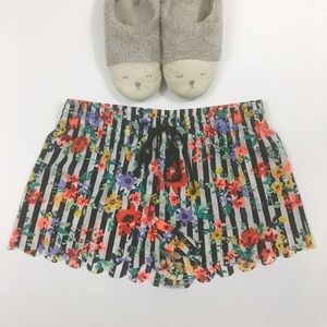 Gillian & O'Malley scalloped sleep shorts