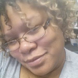 Meet your Posher, Eva