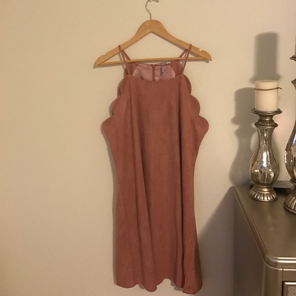 Beautiful pale pink dress with side detailing