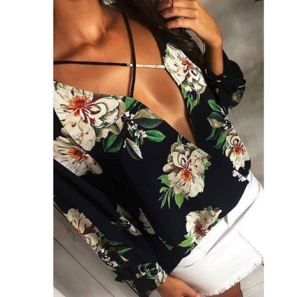 DIVIINE Tops - 🌞NEW! Bandage plunge floral chiffon top🌞