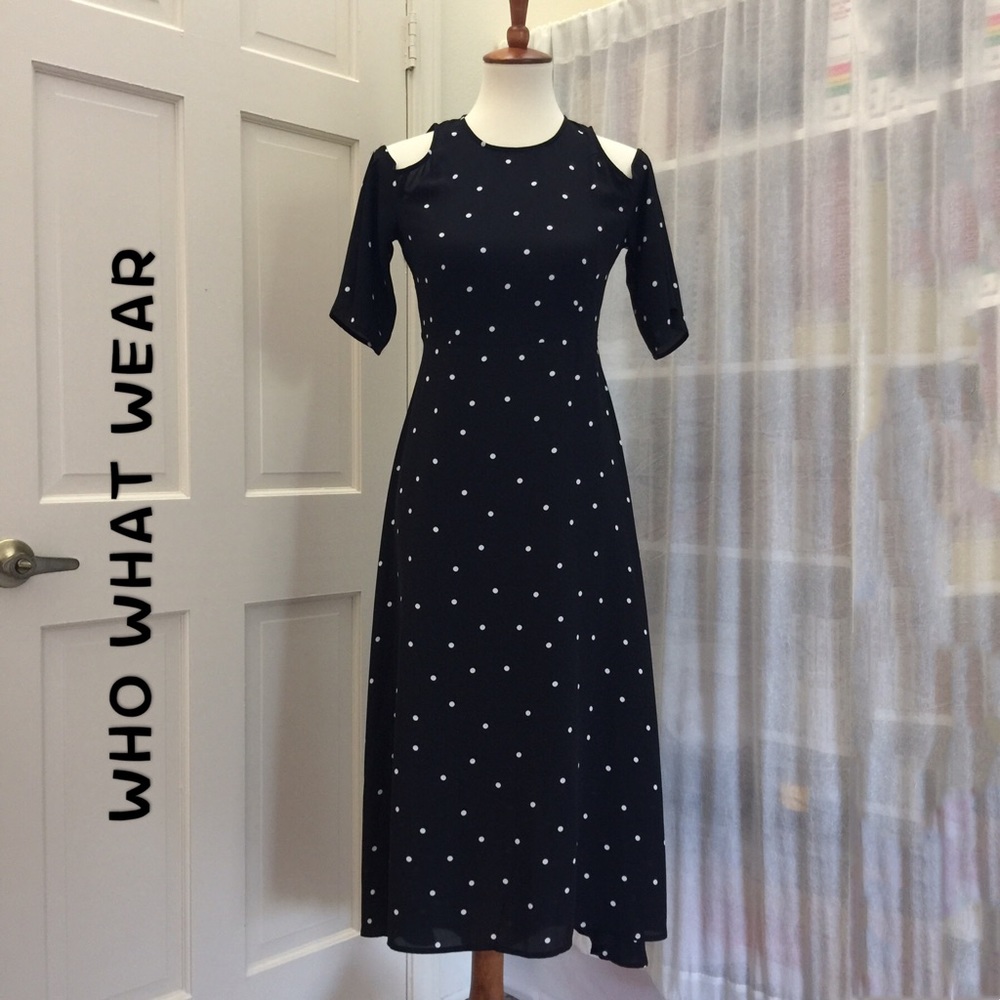 🎉HP🎉Cold-shoulder Hi-Lo white polka dotted dress