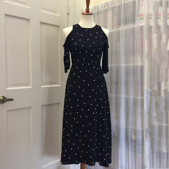 🎉HP🎉Cold-shoulder Hi-Lo white polka dotted dress - Picture 6 of 8