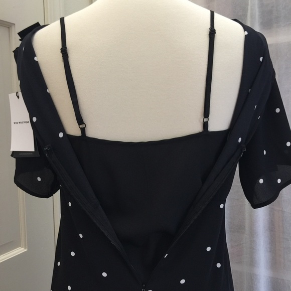 🎉HP🎉Cold-shoulder Hi-Lo white polka dotted dress - Picture 5 of 8