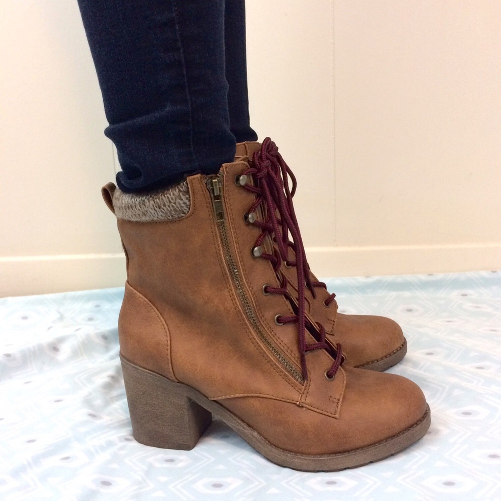NWOT❣️Jellypop | "Yale" Lace Up Booties