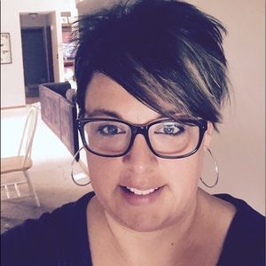 Meet your Posher, Leslie