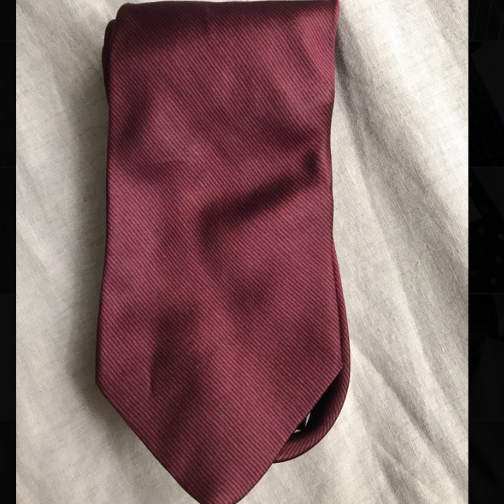 Vintage Croft & Barrow burgundy silk tie.
