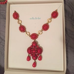 Stella and Dot Statement Necklace