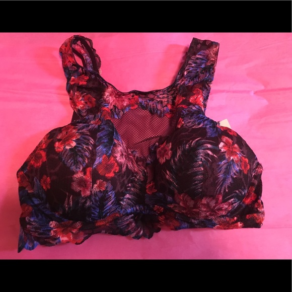 🎉 Flash New VS Lace padded push up Bralette-small - Picture 3 of 5