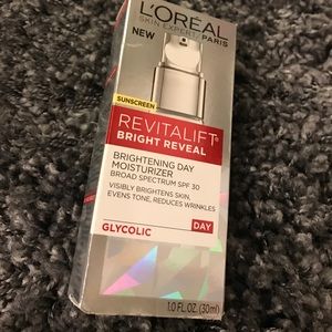L'Oréal  bright reveal brightening moisturizer