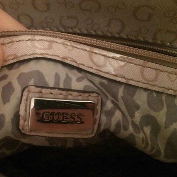 Guess Tote/Handbag - Picture 4 of 6