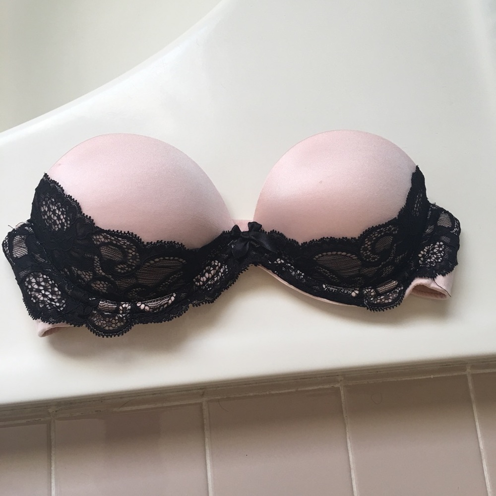 Victoria's secret very sexy strapless bra 32B