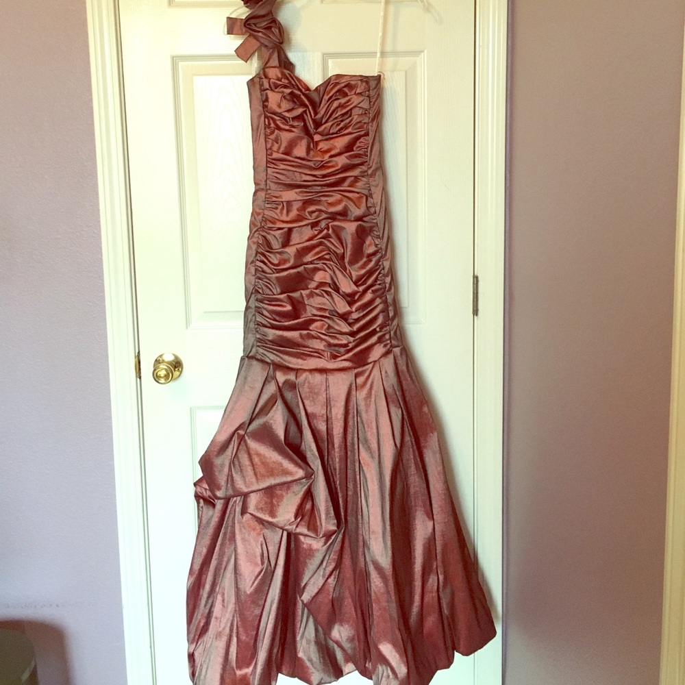 Elegant & Sexy Jessica McClintock Dress