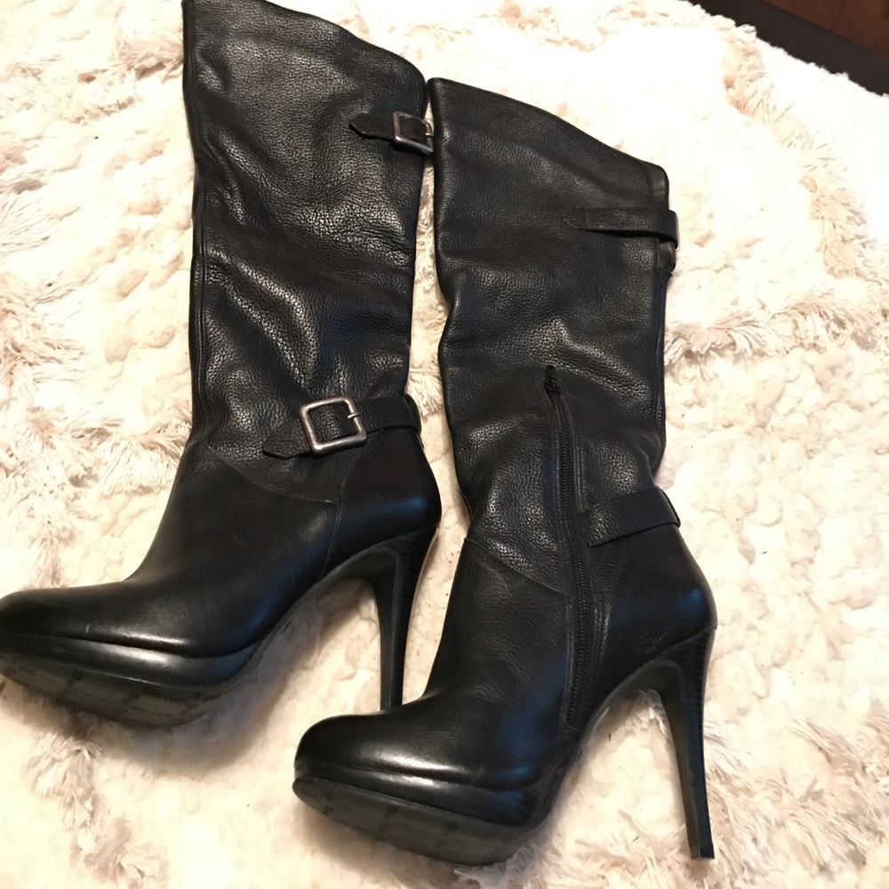 Black heel boot