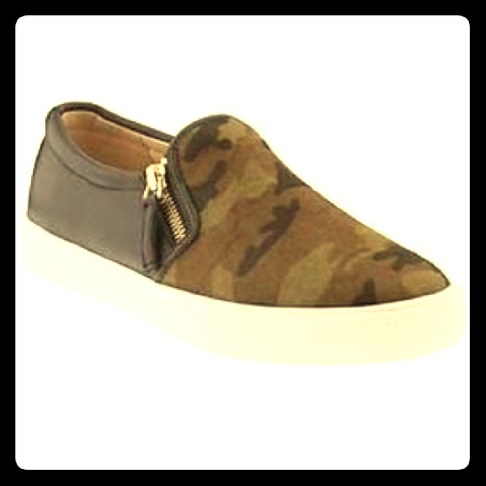 Banana Republic fur camo slip on sneakers