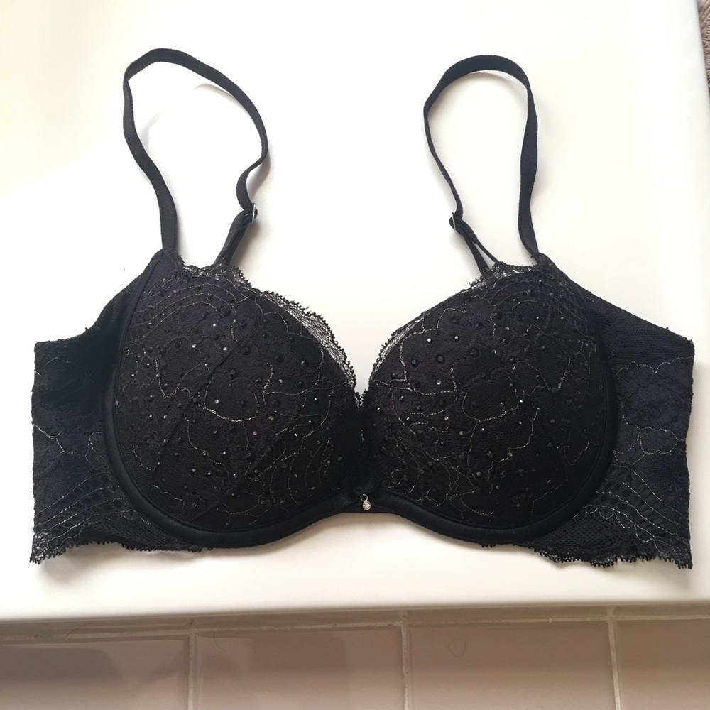 Victoria's secret plunge bra 32B