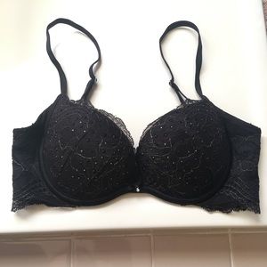 Victoria's secret plunge bra 32B
