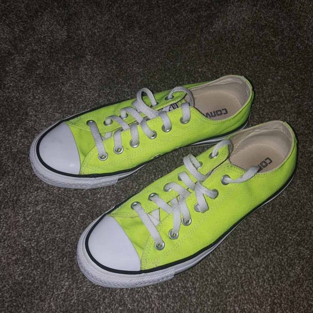 🚫SOLD🚫 Neon Yellow Converse Sneakers M7 W9