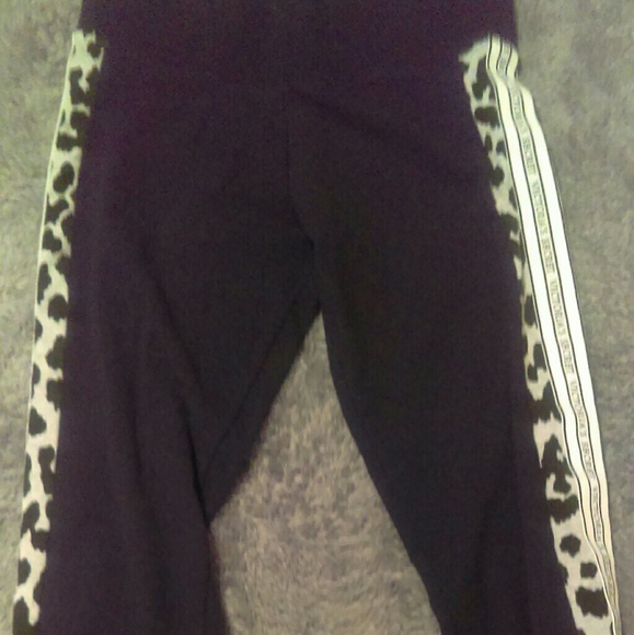 Victoria Secret Capri's - Picture 2 of 3