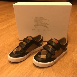 Burberry Children, Burberry print shoes, size 27