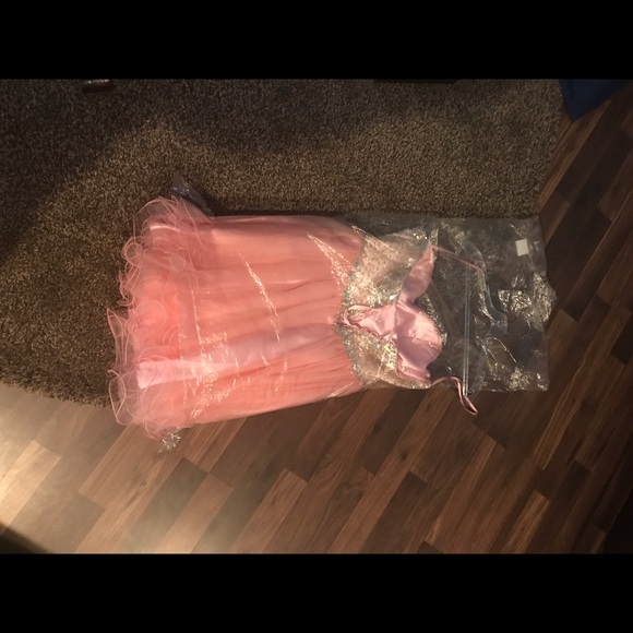 Dress - Picture 2 of 2