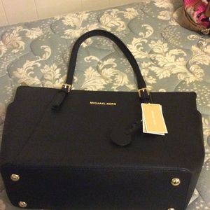 Michael kors tote