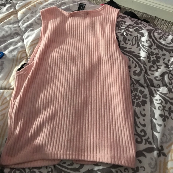 baby pink ribbed crop top - Picture 2 of 3