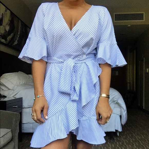 LAST ONE! Blue & white striped wrap dress💙, sz L - Picture 2 of 8