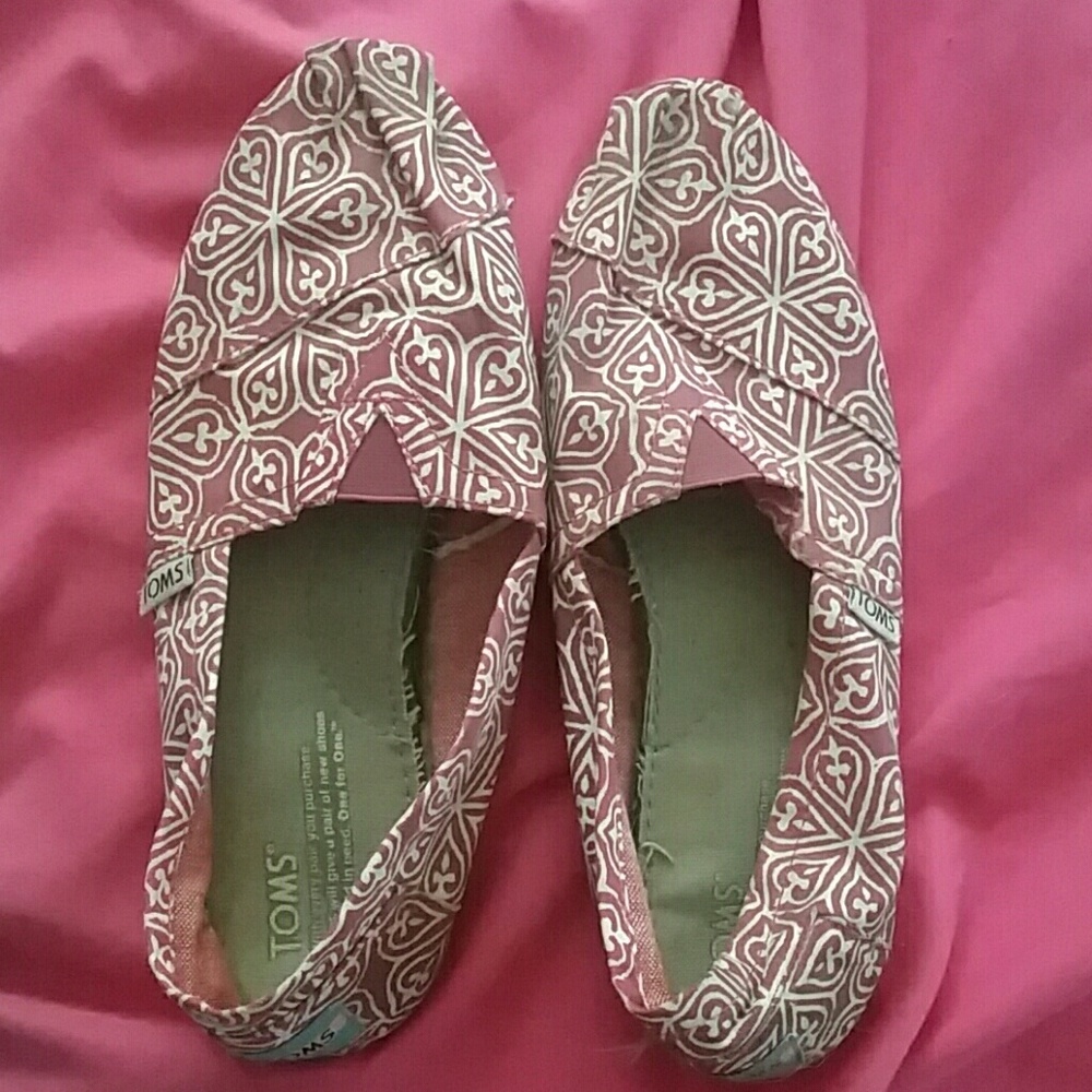 Toms pink flats