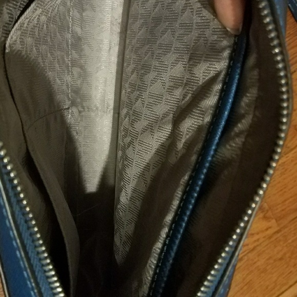 Michael Kors Crossbody - Picture 6 of 6