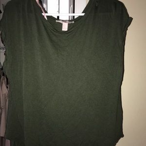 F21 dark olive t-shirt with slit back