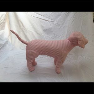 Large vs pink display dog