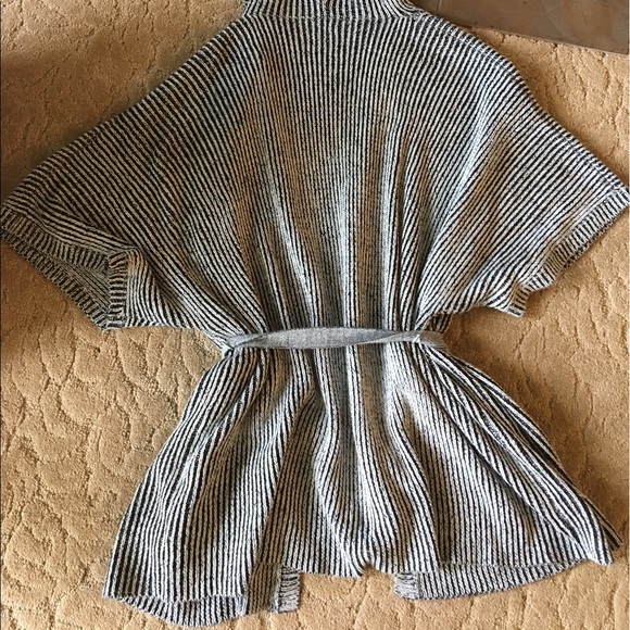 Black and White Oversized Cardigan with Tie Waist. - Picture 2 of 4