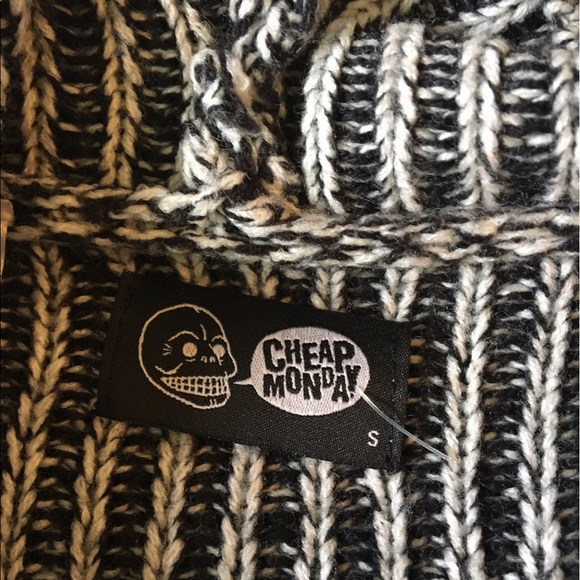 Black and White Oversized Cardigan with Tie Waist. - Picture 4 of 4