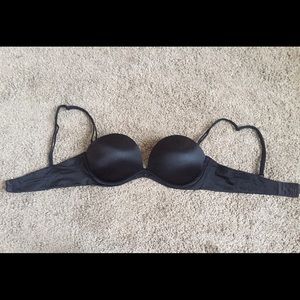 Very sexy strapless black VS bra