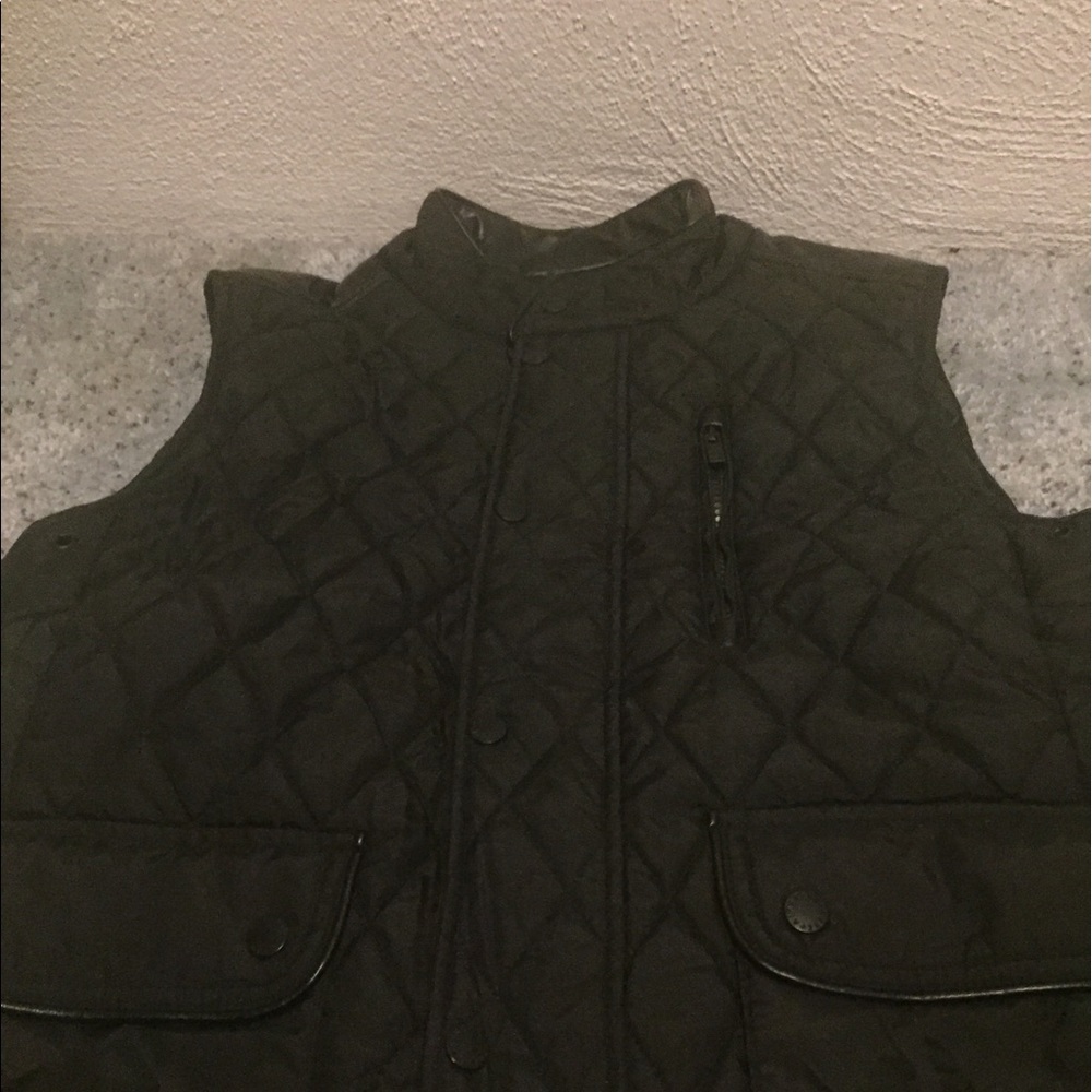 Men's vest by repair. Size large.