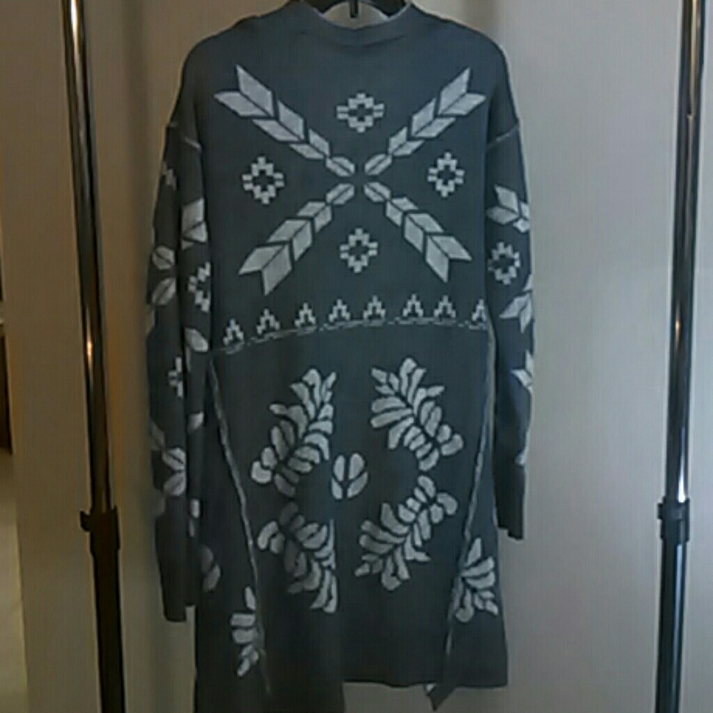 Cardigan - Picture 2 of 4