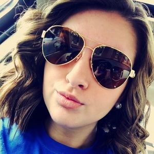 Meet your Posher, Meredith